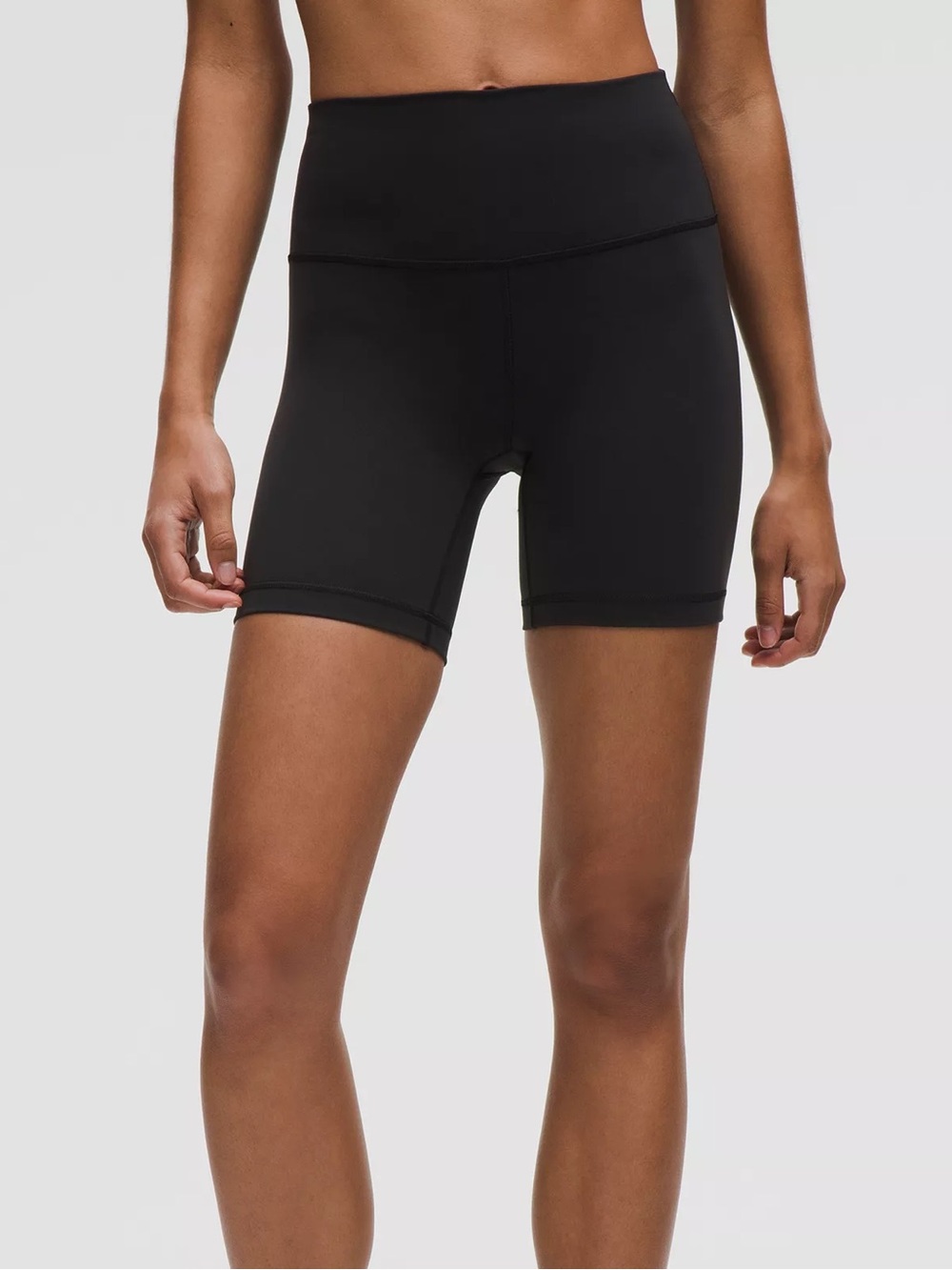 Lululemon Wunder Train High-Rise Short 6"
Black Size 12